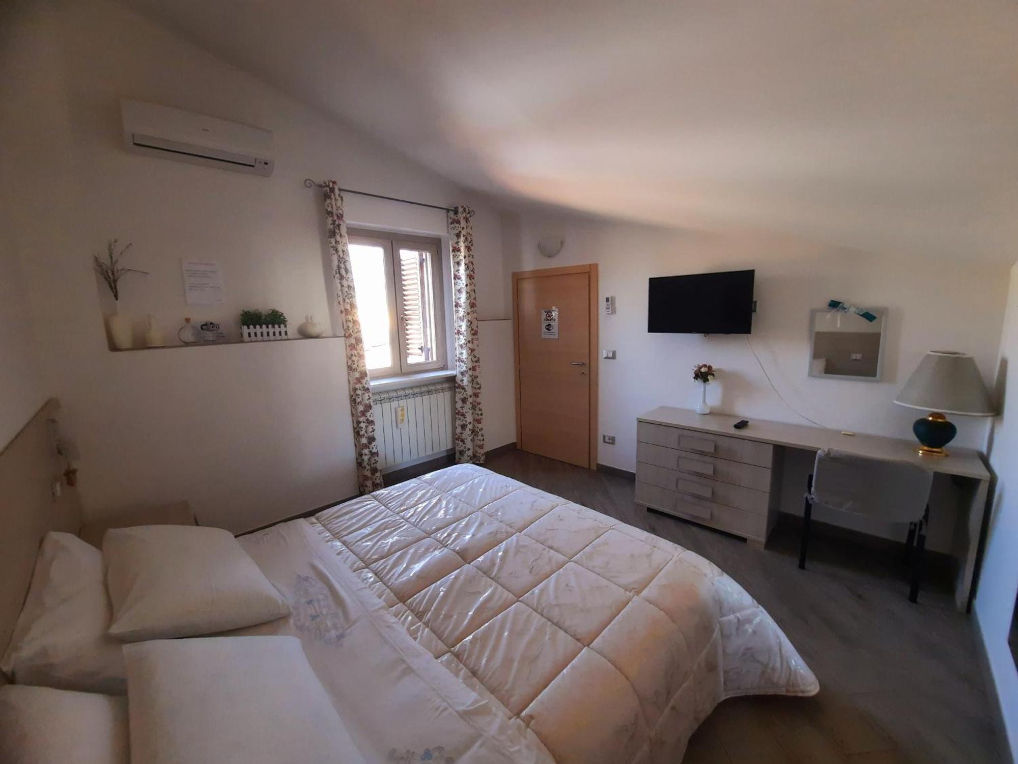 B&B Solimo Сулмона Екстериор снимка